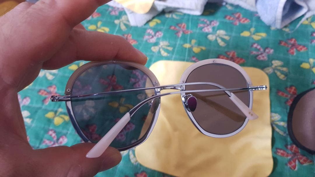 새제품 선글라스 여러개 정리중 - 그라픽플라스틱 선글라스 옐로우비 택포5만--1