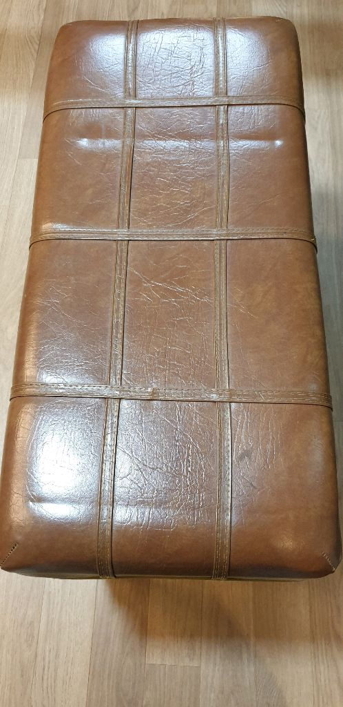 갈색 가죽 피아노의자 벤치의자 이미지