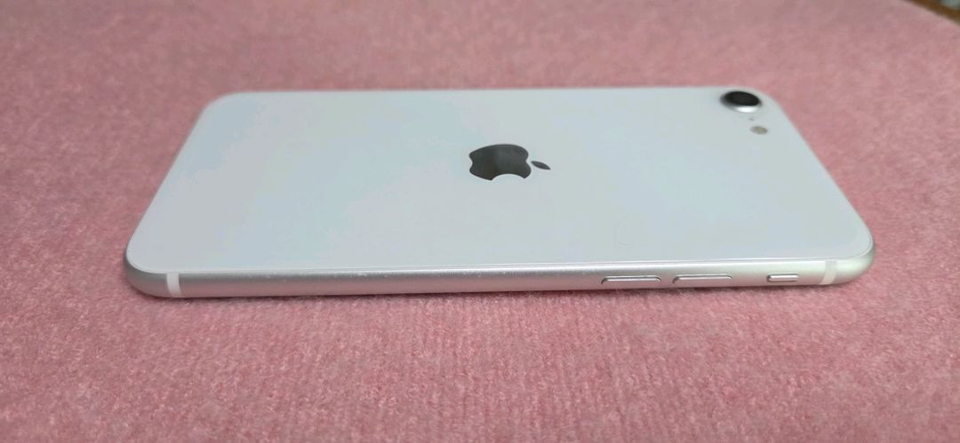 아이폰se2 64기가 화이트--3