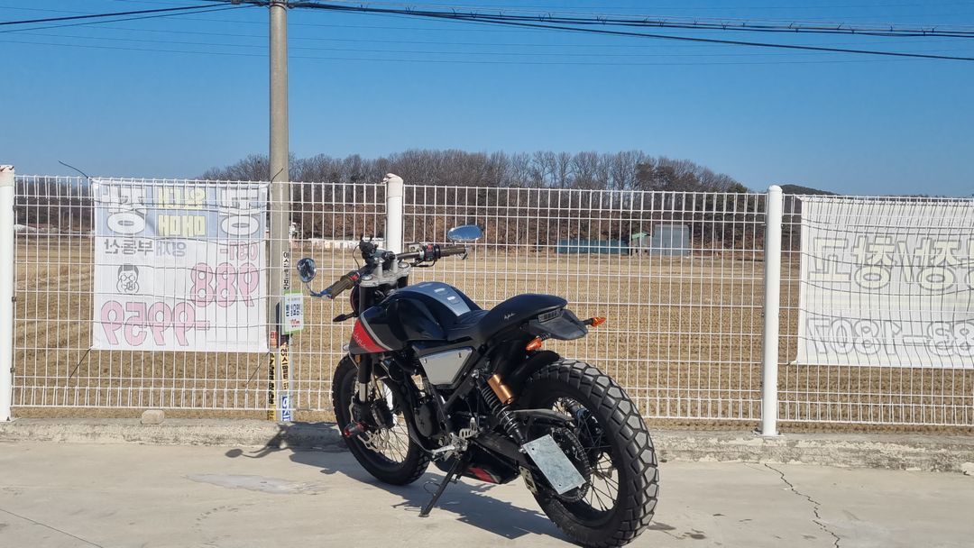 몬디알 힙스터 17년식/3천키로수/신차급/급매--4