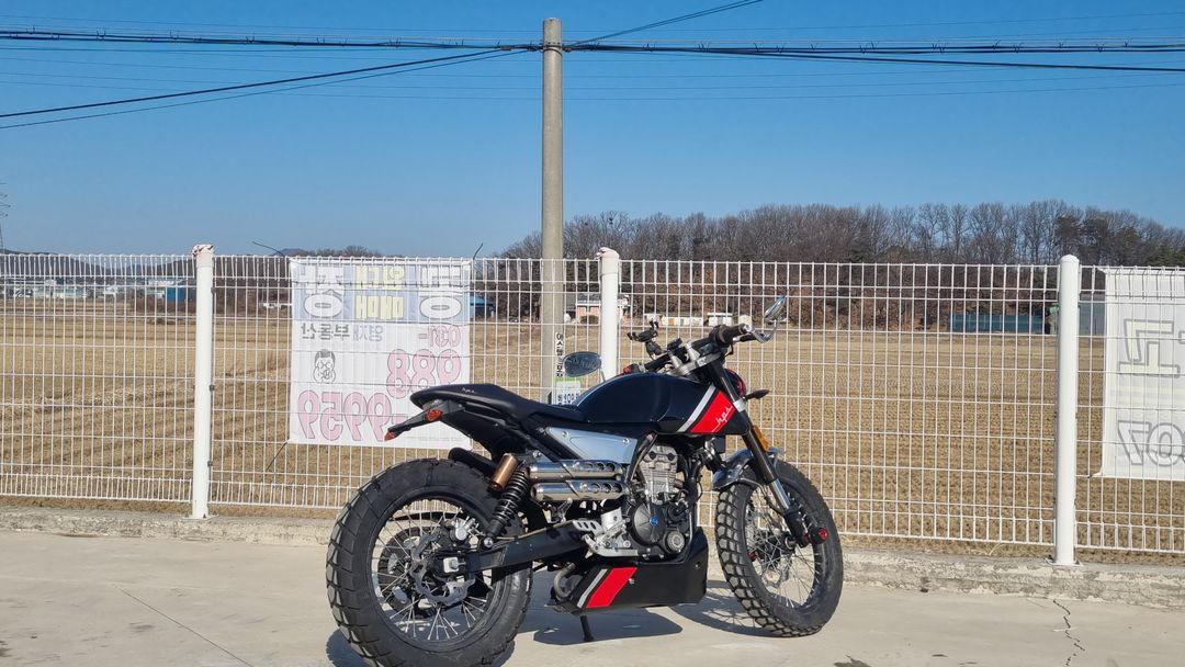 몬디알 힙스터 17년식/3천키로수/신차급/급매--6