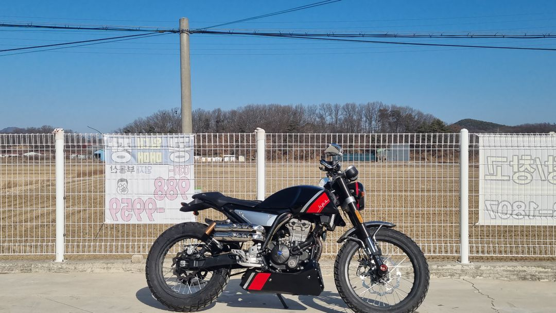 몬디알 힙스터 17년식/3천키로수/신차급/급매--7