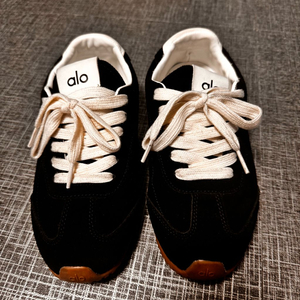 알로 스니커즈(245)