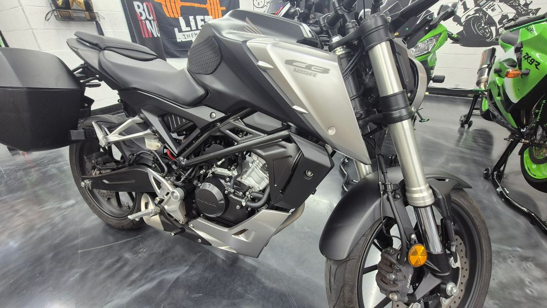 [판매완료]혼다 CB125R(베스트 셀러) 블랙 오토바이 입문용, 출퇴근용, 취미용 이미지