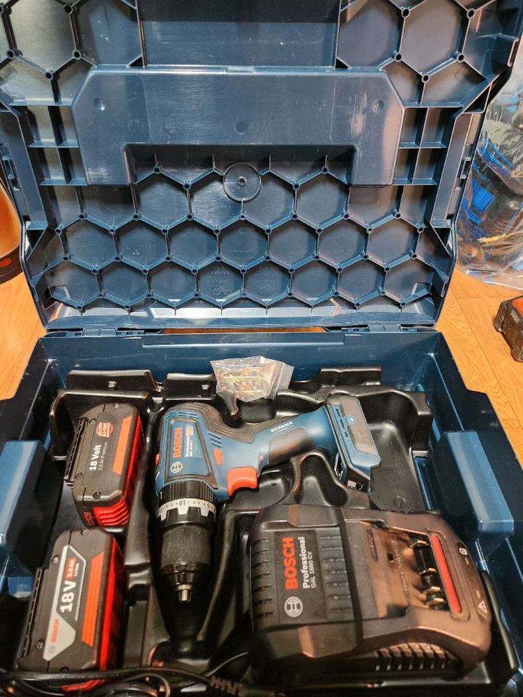 보쉬 GSB 18V-90 C 전문가용 드릴 드라이버 세트입니다 이미지