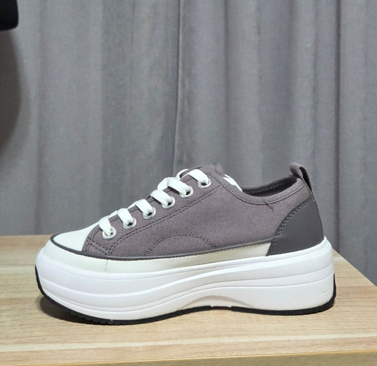 슈펜 슈탠다드 로우 키높이 스니커즈 230사이즈 새제품(노박스) 이미지