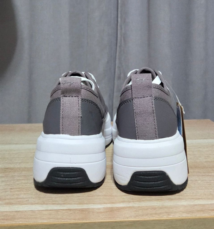 슈펜 슈탠다드 로우 키높이 스니커즈 230사이즈 새제품(노박스) 이미지