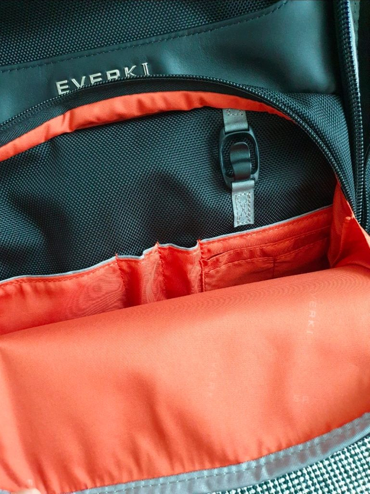 에버키 오닉스 EKP132 비즈니스 백팩 가방 (새제품급)--5