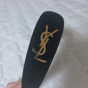 입생로랑 머리띠 새상품