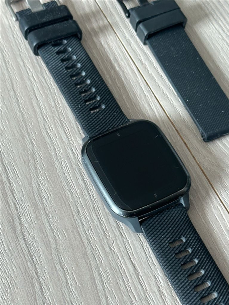 가민 베뉴 SQ2 블랙 스마트워치--1