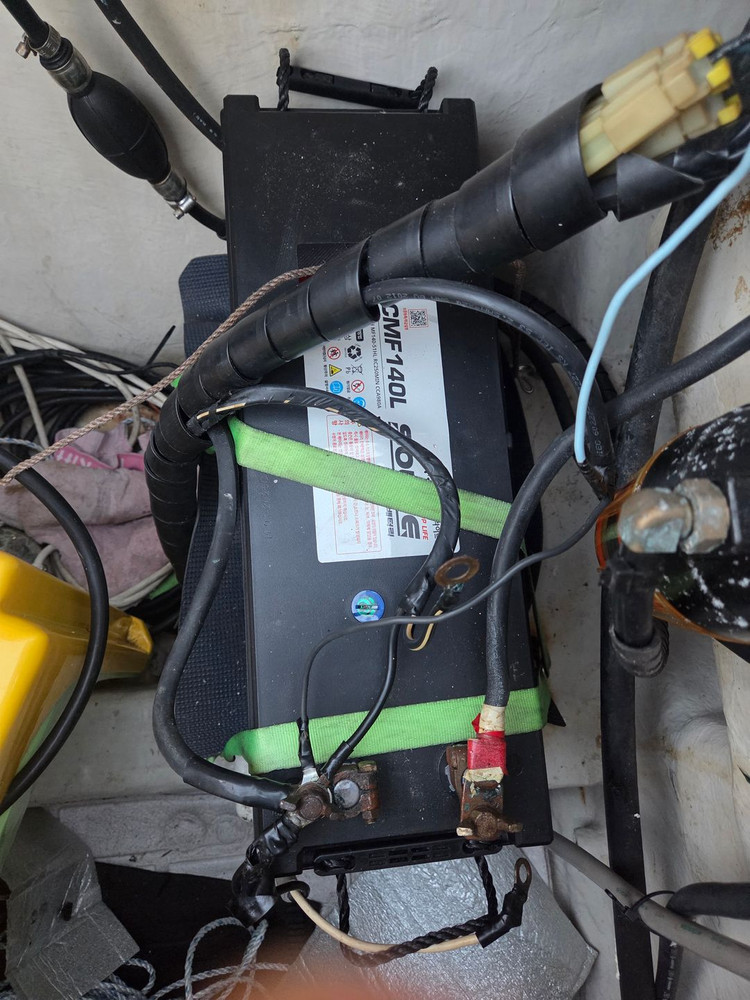 닛산CF760 중고 선외기 하우스보트 야마하 250마력 이미지