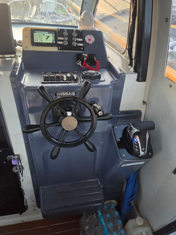 닛산CF760 중고 선외기 하우스보트 야마하 250마력 이미지