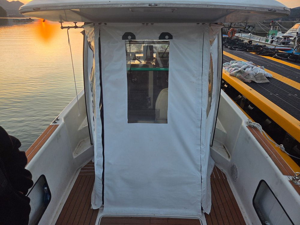 닛산CF760 중고 선외기 하우스보트 야마하 250마력 이미지