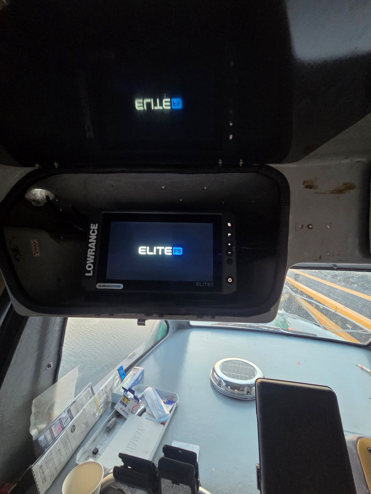 닛산CF760 중고 선외기 하우스보트 야마하 250마력 이미지