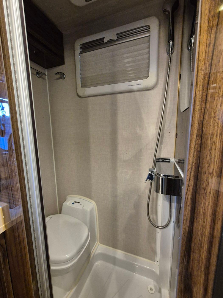 부산 영남캠핑카 350 (4200만) 21년5월출고 이미지