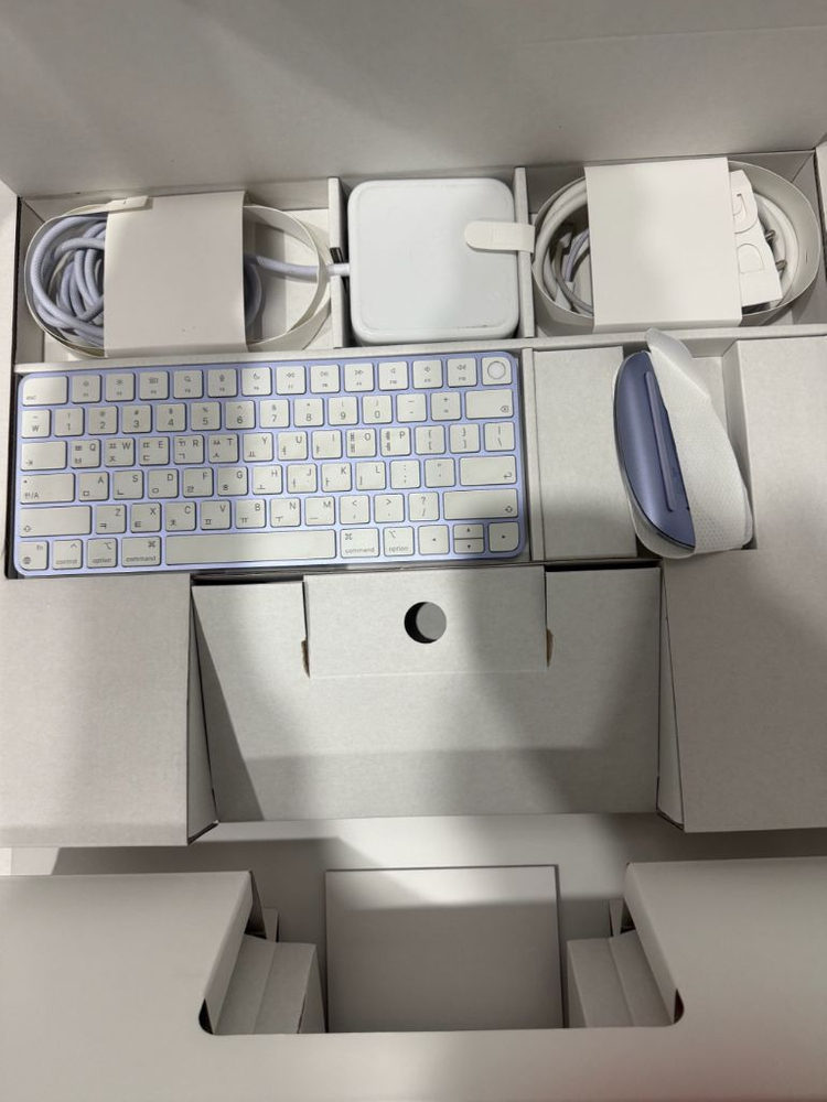 아이맥 M1 24인치 퍼플 풀박스 / 상태최상 / 매직키보드,마우스 포함 이미지