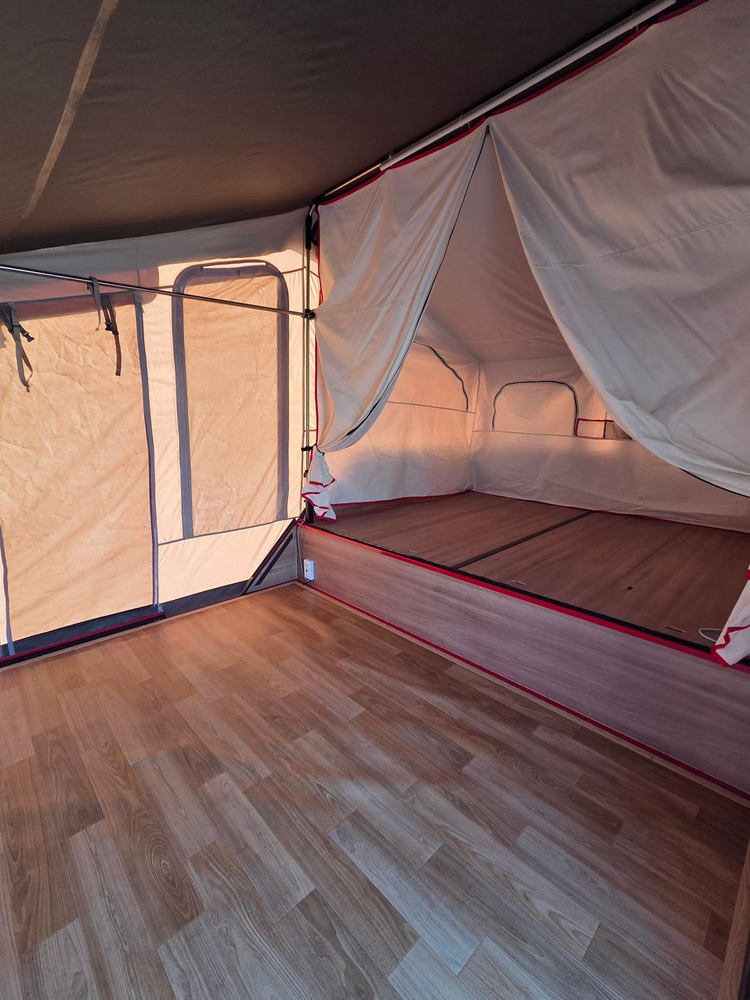 코쿤 CC4 텐트 트레일러 / 350만원 / 내외부 상태 굿!! 스킨 상태 굿!! 전기 바닥 난방!! 이미지