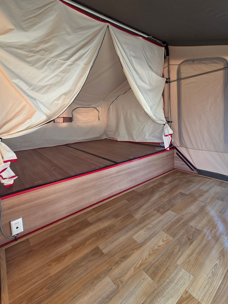 코쿤 CC4 텐트 트레일러 / 350만원 / 내외부 상태 굿!! 스킨 상태 굿!! 전기 바닥 난방!! 이미지