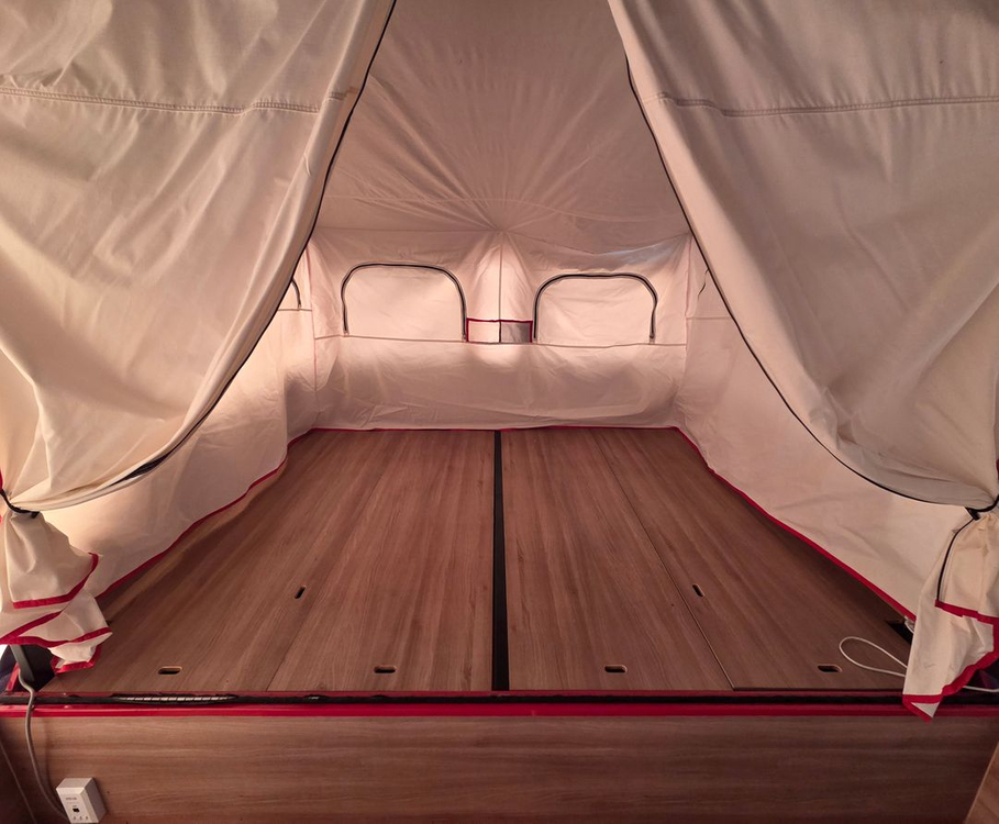 코쿤 CC4 텐트 트레일러 / 350만원 / 내외부 상태 굿!! 스킨 상태 굿!! 전기 바닥 난방!! 이미지