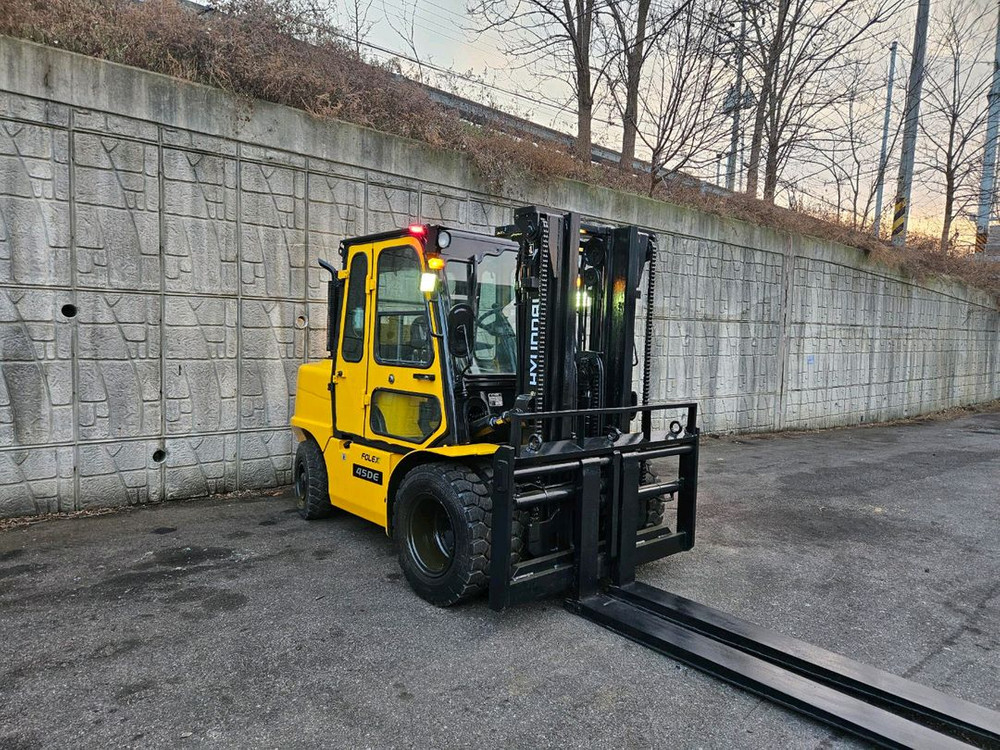 (중고지게차) 현대 포렉스 45DE 디젤 3단 4.5톤 지게차 (3단 듀얼마스트, 편개식자동발, 에어컨&히터, 캐빈 이미지