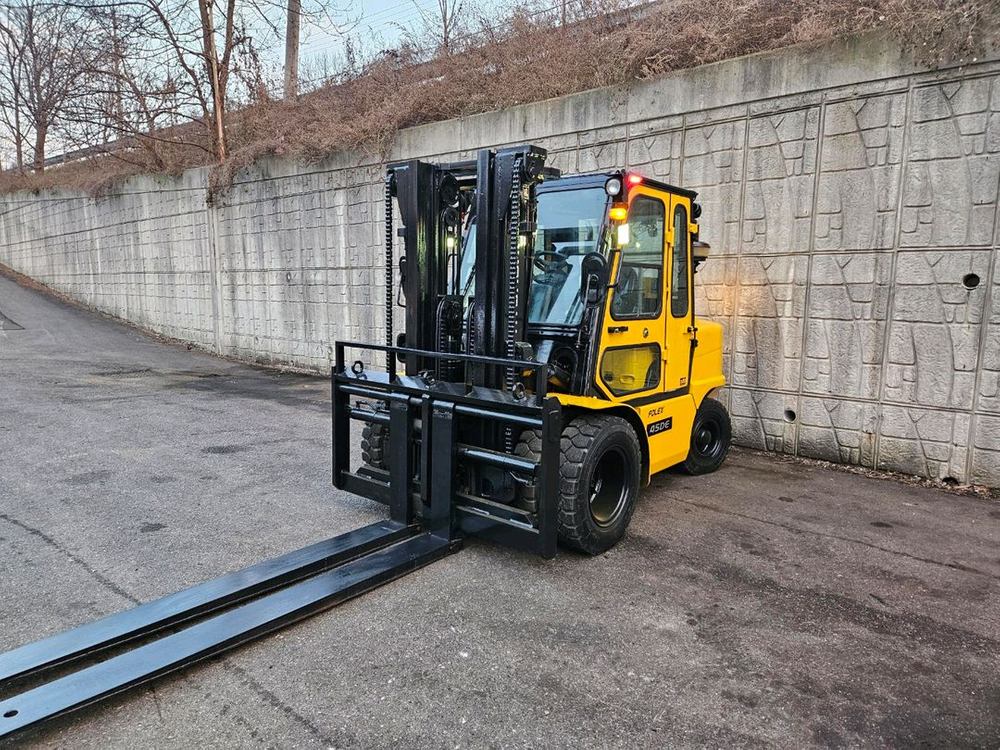 (중고지게차) 현대 포렉스 45DE 디젤 3단 4.5톤 지게차 (3단 듀얼마스트, 편개식자동발, 에어컨&히터, 캐빈 이미지