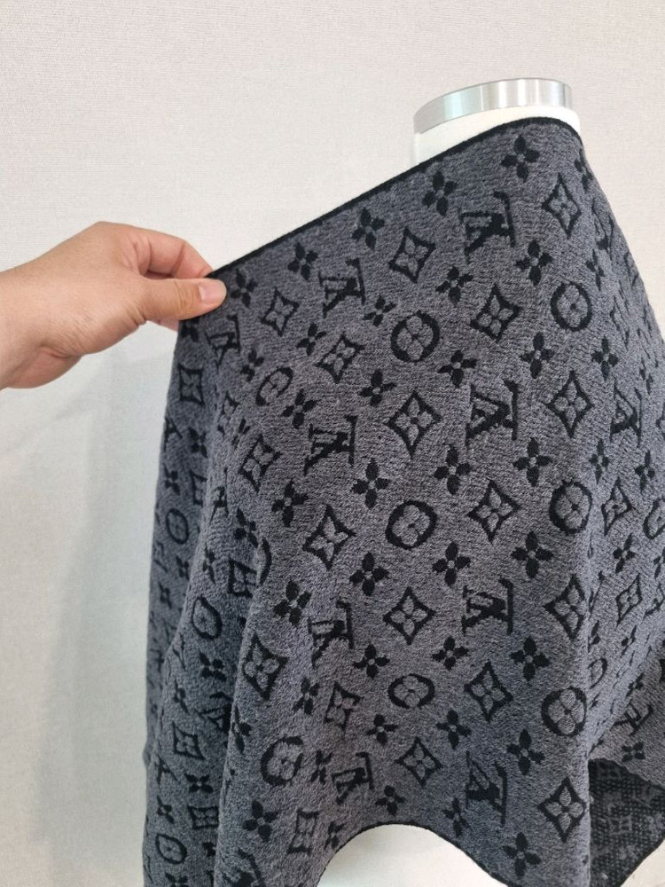 루이비통 머플러 목도리 이미지