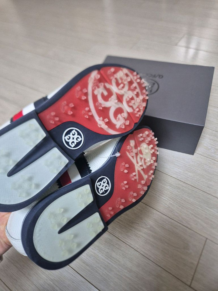 쿨거래시 15만9천택포! 미착용 새제품 정품 지포어 킬티 디스럽터 여성 골프화 화이트 235--5