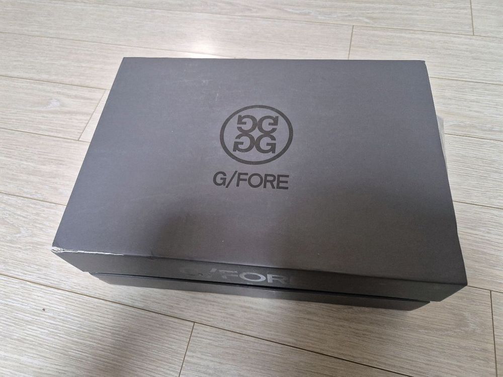 쿨거래시 15만9천택포! 미착용 새제품 정품 지포어 킬티 디스럽터 여성 골프화 화이트 235--6