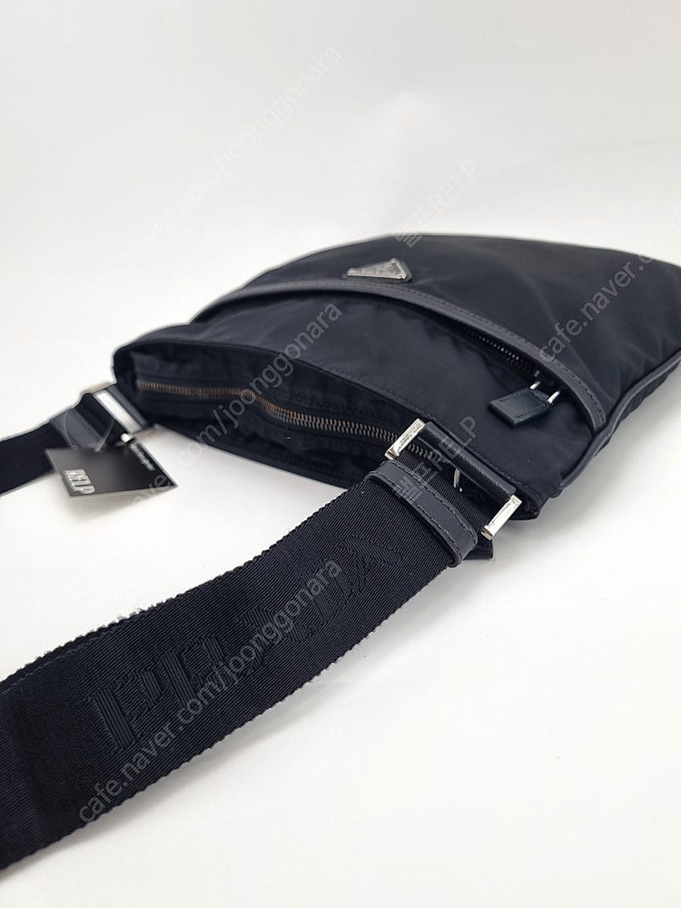 중고 프라다 크로스백--5