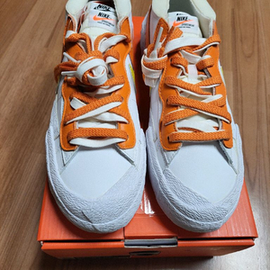 나이키x사카이블레이저로우마그마오렌지(사이즈265)