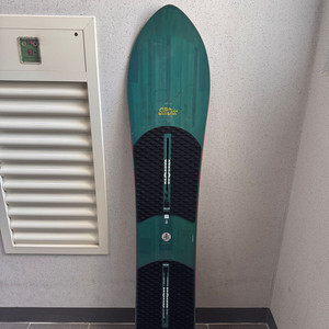 BURTON(버튼) SKIPJACK SURF 148 스노우보드 데크