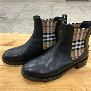 버버리 남성 첼시부츠250-255 이미지