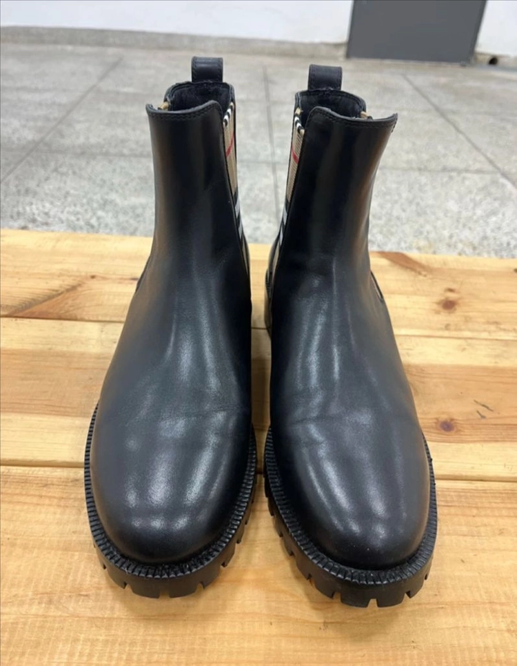 버버리 남성 첼시부츠250-255 이미지