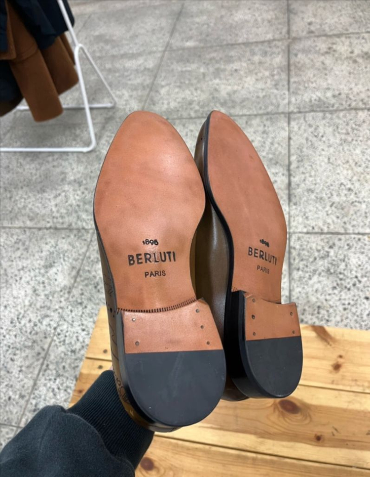 벨루티 알레산드로 베네치아 스크리토 옥스퍼드 구두 260 이미지