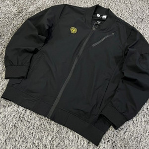 새상품급 스톤아일랜드 바람막이 자켓 100/L