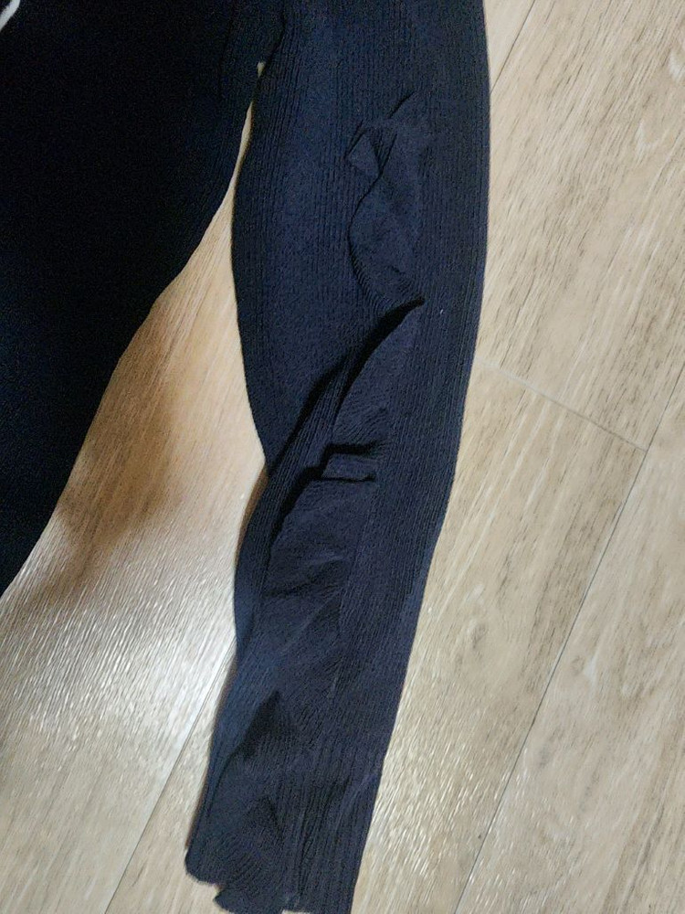 럭키슈에뜨 프릴 니트 가디건 Free size--5