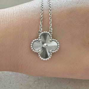 반클리프 기요세 목걸이