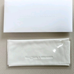 [구매]젠틀몬스터 마르지엘라 클리너 안경닦이 삽니다 이미지