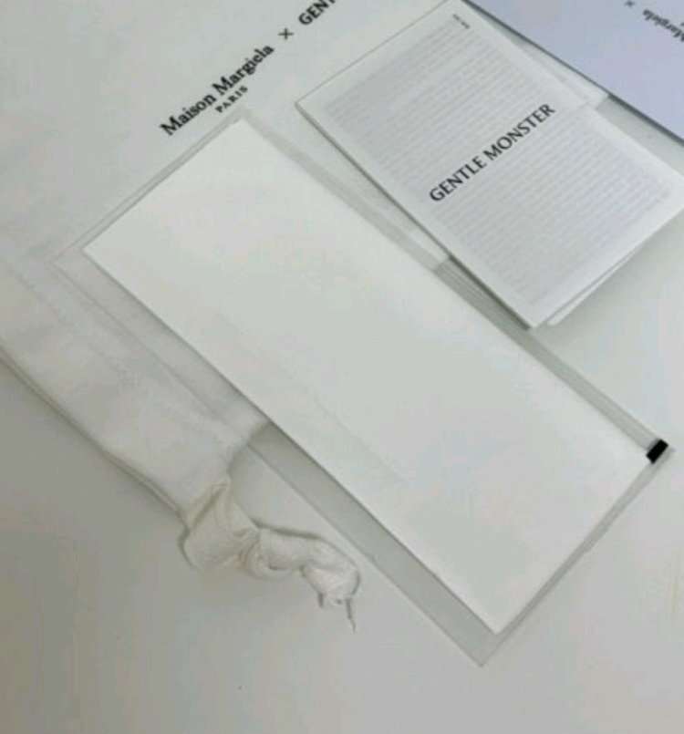 [구매]젠틀몬스터 마르지엘라 클리너 안경닦이 삽니다 이미지