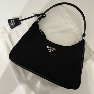프라다 리나일론 호보백 블랙 (새제품 정품)
