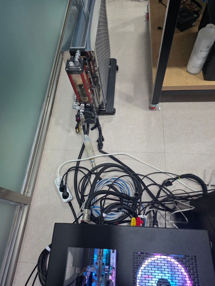 AI 연구용 하이엔드 워크스테이션--1