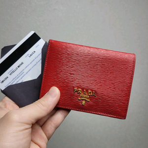 프라다 비텔로 카드 중지갑 이미지