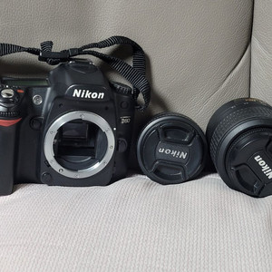 니콘 D80 DSLR 카메라와 50mm 풀프레임 대구경 단렌즈등 판매해요