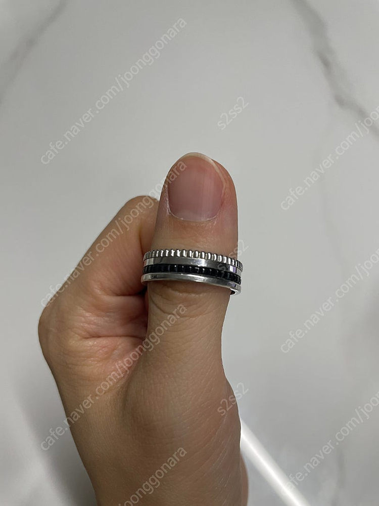 부쉐론 콰트로 블랙 에디션 스몰 링 62호 이미지