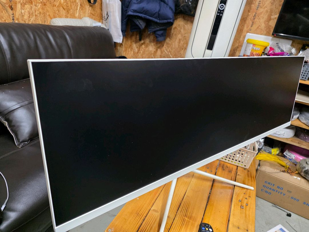 한성 43인치 울트라와이드 게이밍 모니터--1