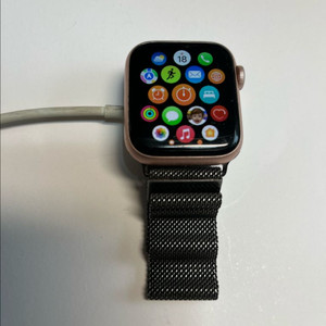 에플워치4 40mm + 밴드30개