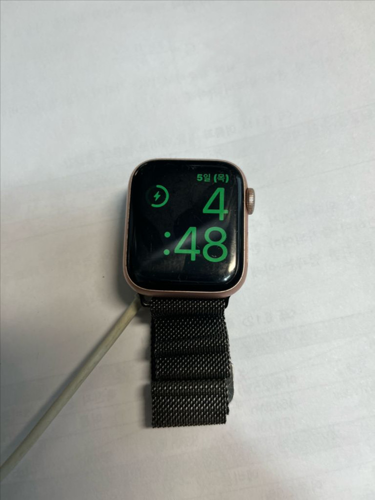 에플워치4 40mm + 밴드30개--6