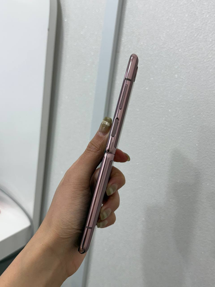 무잔상)갤럭시Z플립 5G 브론즈 256GB Y1528 이미지