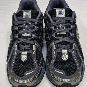 뉴발란스 1906R 하버 그레이 실버 메탈릭 다크블랙 240사이즈