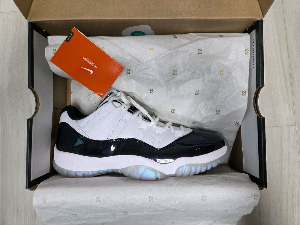 조던 11 레트로 로우 이리디센트 [255, 새상품]--7